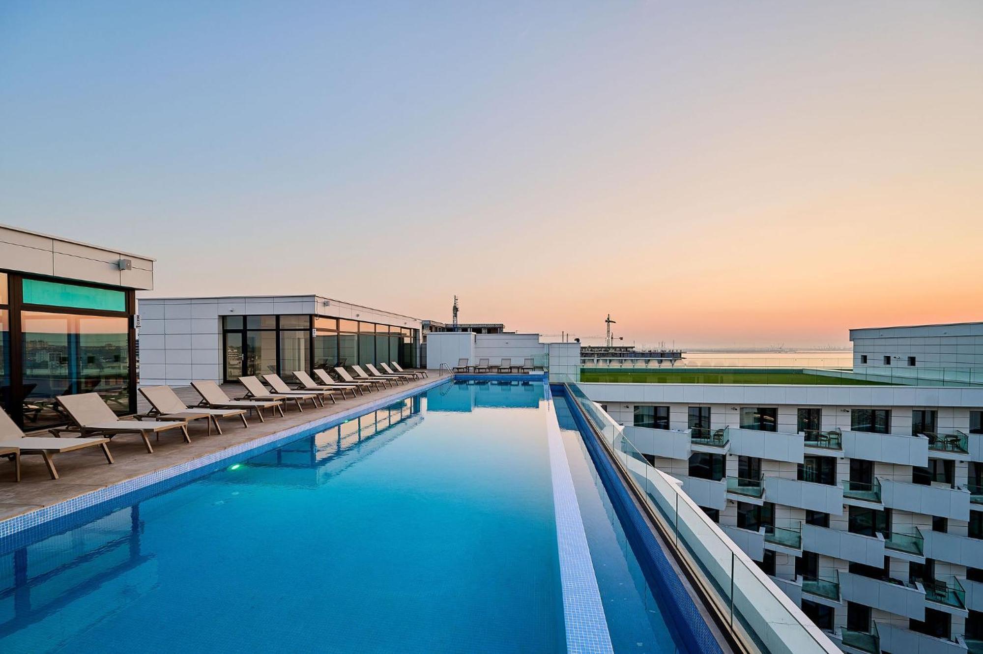 Ademar Luxury Apartment- Spa&Pool Beach Resort Mamaia Exterior photo